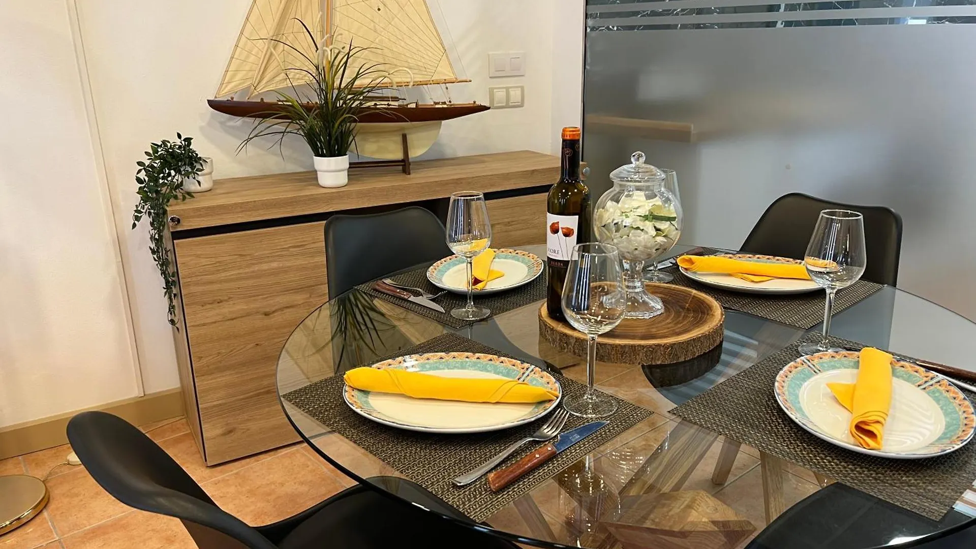 Apartamento Nuria,Centro Del Pueblo,Planta Baja Con Jardin, Aire Acondicionado L' Escala