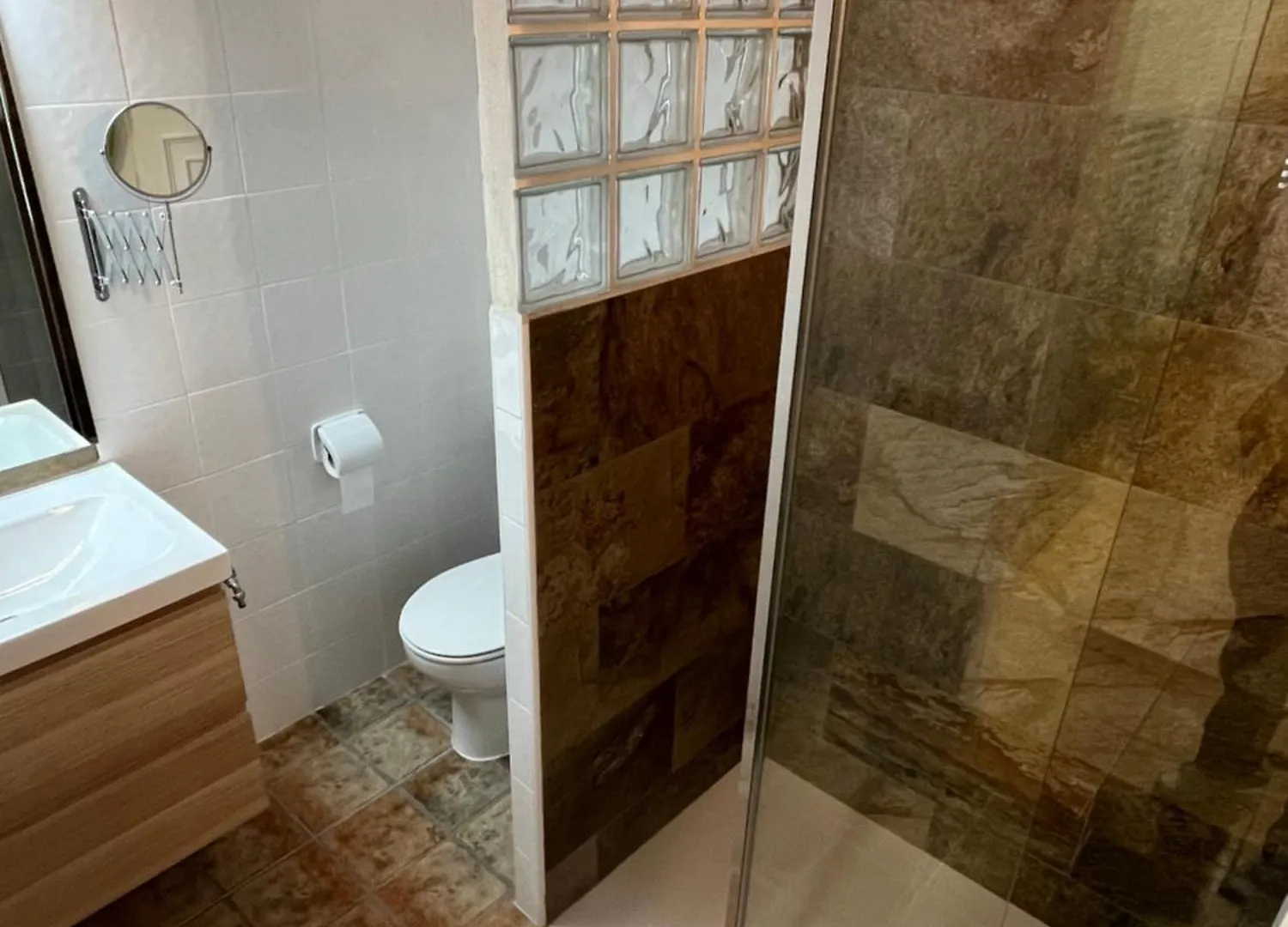Apartamento Nuria,Centro Del Pueblo,Planta Baja Con Jardin, Aire Acondicionado L' Escala 公寓